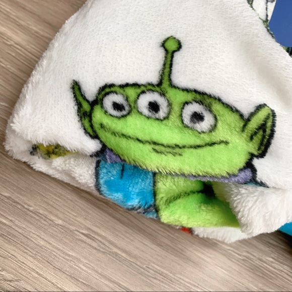 SOLD OUT ⭐️ Disney Toy Story Plush Throw Blanket - Picture 5 of 5